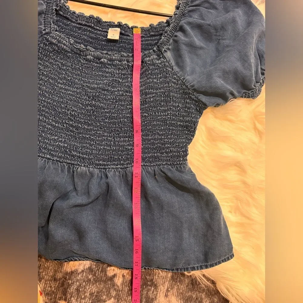 Old Navy Women’s Smocked Puff Sleeve Blouse in Chambray M